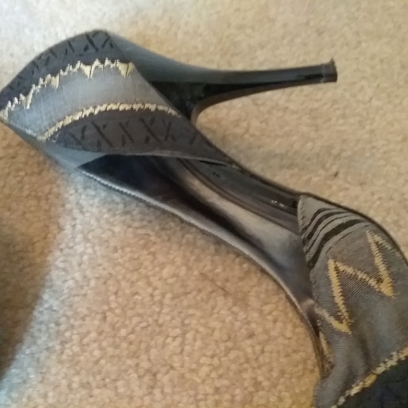 Shoes - Picture 5 of 5